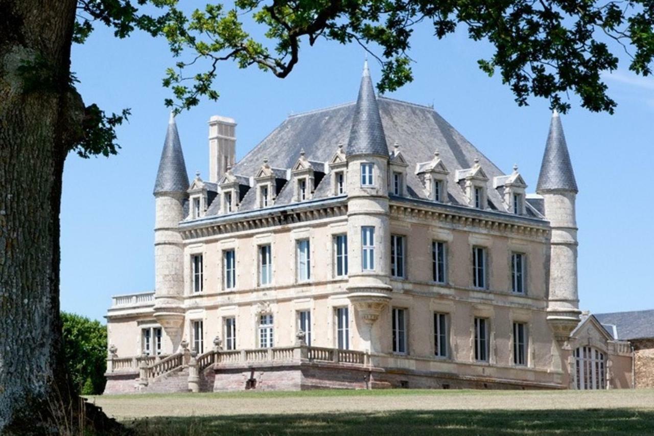 Chateau De La Goujonnerie Bed & Breakfast 4*